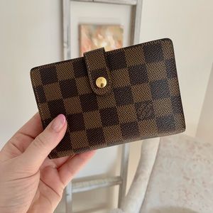 Louis Vuitton bifold wallet in Damier Ebene